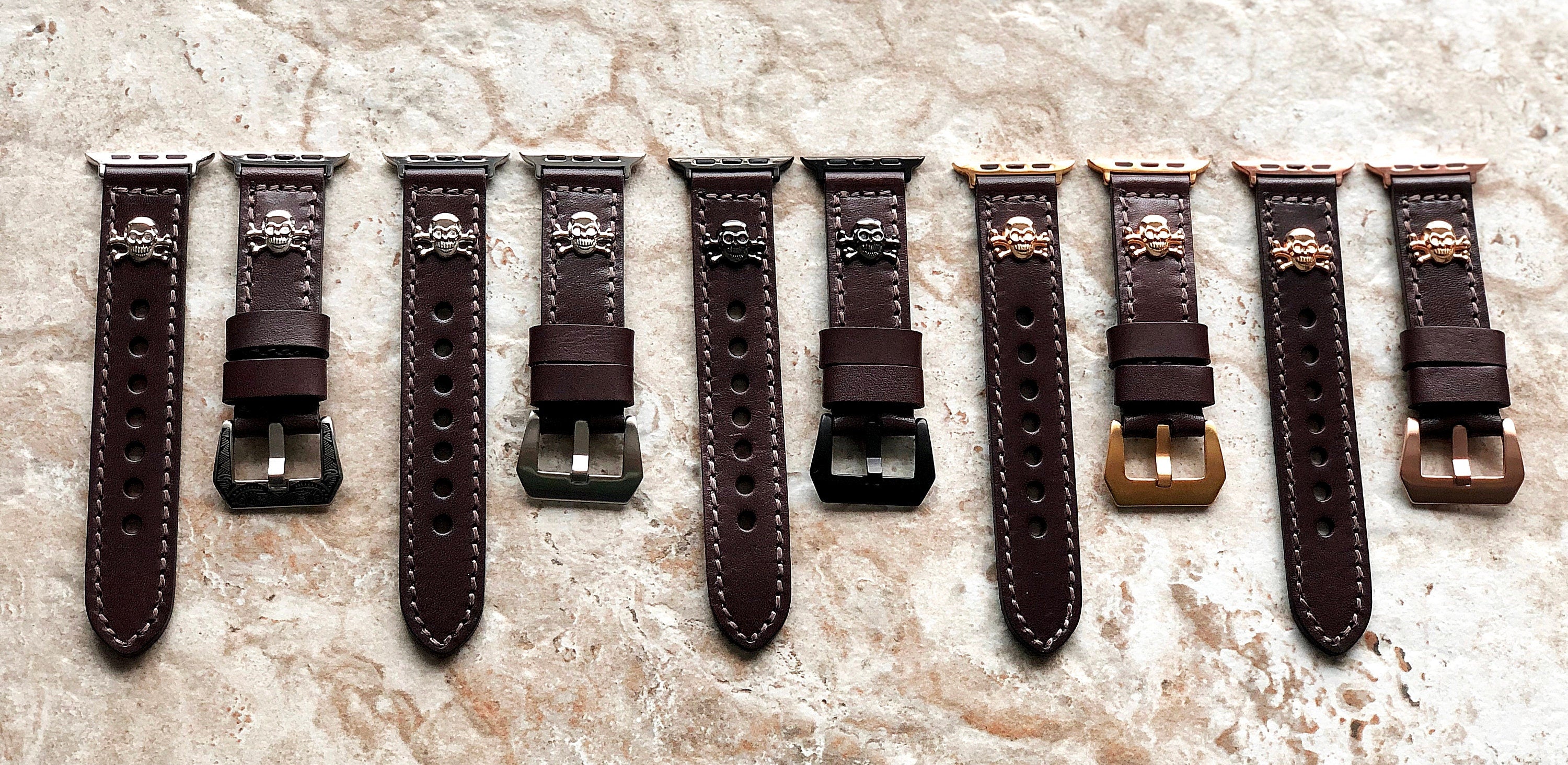 Apple Watch Band Brown Leather with Metal Rivets Skull Crossbones for Ultra 2 9 8 7 6 SE 5 4 3 2 iWatch 38 40 41 42 44mm 45mm 49mm Strap AL